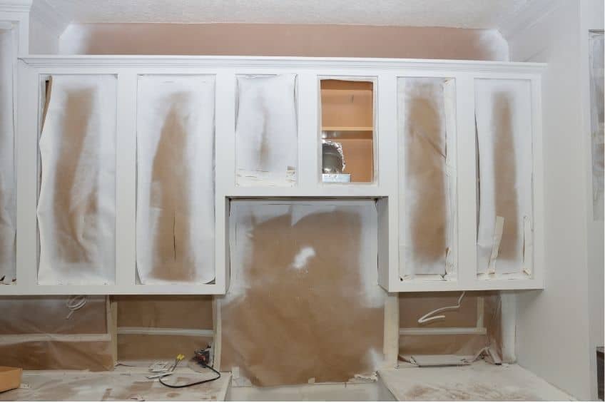 how to spray paint cabinets